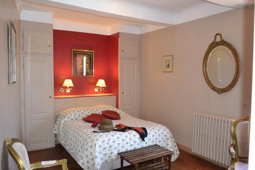 Hotellerie De L'Esplanade Rians  Rom bilde